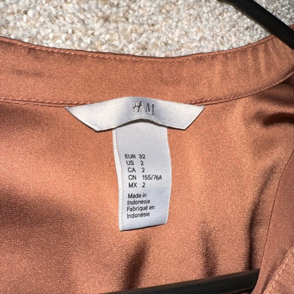 H&M Rich Brown Women's Blouse - Picture 2 of 4